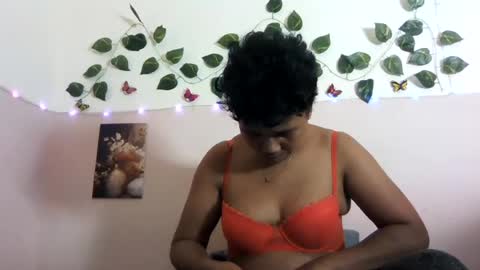 Vayannah online show from 3, 7, 2026