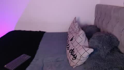 Snapshot of vayolett_bass chatting on 13, 2, 2025 Vayolett Bass online show from 13, 2, 2025