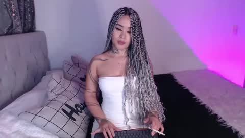 Snapshot of vayolett_bass chatting on 6, 3, 2025 Vayolett Bass online show from 6, 3, 2025