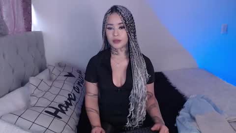 Snapshot of vayolett_bass chatting on 8, 3, 2025 Vayolett Bass online show from 8, 3, 2025