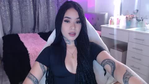 Snapshot of vayolett_bass chatting on 25, 10, 2025 Vayolett Bass online show from 25, 10, 2025