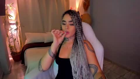 Vayolett Bass online show from 7, 6, 2026