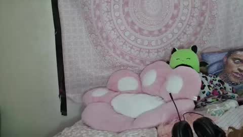 Veronica Lehane online show from 2, 2, 2025