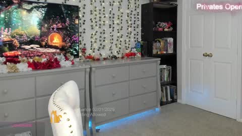 Snapshot of vegas_romance chatting on 2, 2, 2025 vegas_romance online show from 2, 2, 2025