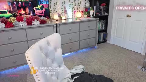 Snapshot of vegas_romance chatting on 2, 12, 2025 vegas_romance online show from 2, 12, 2025