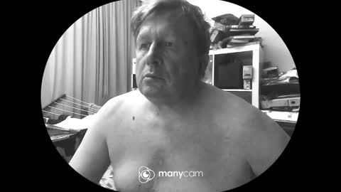 Snapshot of vejun2025 chatting on 19, 4, 2026 vejun2025 online show from 19, 4, 2026