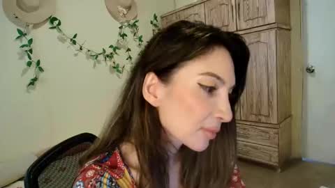 veka_lourens online show from 10, 3, 2026