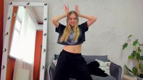 Snapshot of vel1ka chatting on 7, 11, 2025 Barbara online show from 7, 11, 2025