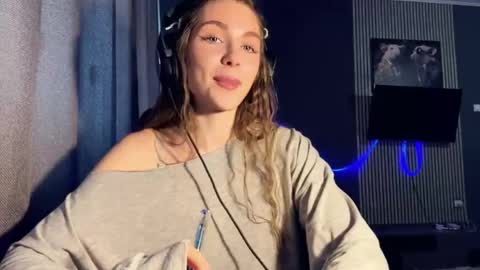 Snapshot of veluxe chatting on 15, 3, 2026 Nia online show from 15, 3, 2026