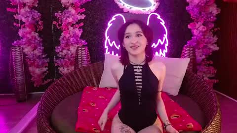 Velvet c4k3 online show from 7, 11, 2025