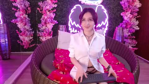 Velvet c4k3 online show from 10, 11, 2025