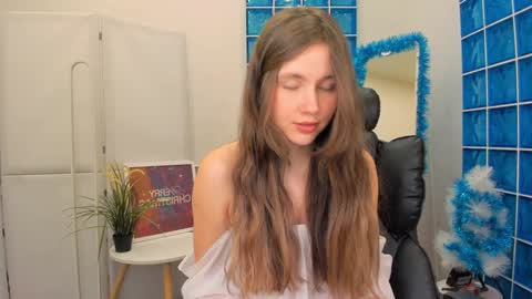 velvet_cherry online show from 18, 12, 2024