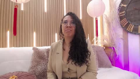 Emma Curly online show from 28, 5, 2026