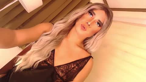 Snapshot of velvet_fux chatting on 2, 12, 2024 Richy will make you fall in love online show from 2, 12, 2024