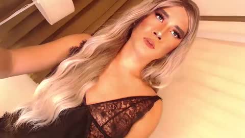 Snapshot of velvet_fux chatting on 2, 12, 2024 Richy will make you fall in love online show from 2, 12, 2024
