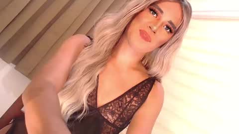 Snapshot of velvet_fux chatting on 7, 12, 2024 Richy will make you fall in love online show from 7, 12, 2024