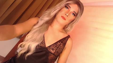 Snapshot of velvet_fux chatting on 8, 12, 2024 Richy will make you fall in love online show from 8, 12, 2024
