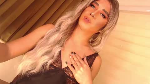 Snapshot of velvet_fux chatting on 10, 12, 2024 Richy will make you fall in love online show from 10, 12, 2024