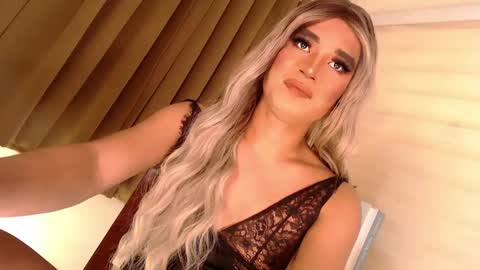 Snapshot of velvet_fux chatting on 21, 12, 2024 Richy will make you fall in love online show from 21, 12, 2024