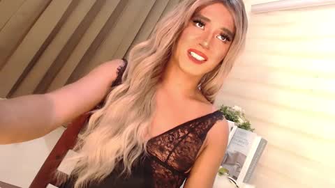 Snapshot of velvet_fux chatting on 31, 12, 2024 Richy will make you fall in love online show from 31, 12, 2024