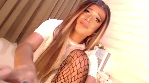 Snapshot of velvet_fux chatting on 1, 1, 2025 Richy will make you fall in love online show from 1, 1, 2025