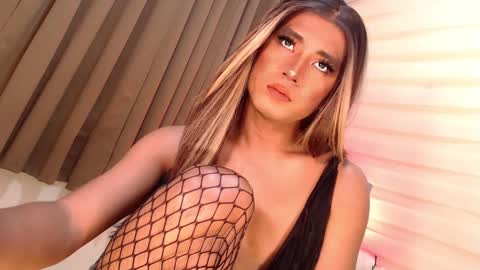 Snapshot of velvet_fux chatting on 4, 1, 2025 Richy will make you fall in love online show from 4, 1, 2025