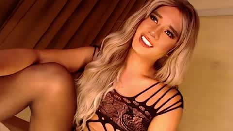 Snapshot of velvet_fux chatting on 30, 1, 2025 Richy will make you fall in love online show from 30, 1, 2025