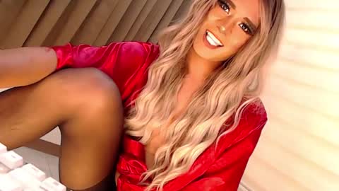Snapshot of velvet_fux chatting on 31, 1, 2025 Richy will make you fall in love online show from 31, 1, 2025