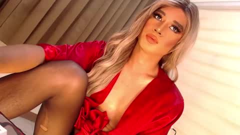 Snapshot of velvet_fux chatting on 3, 2, 2025 Richy will make you fall in love online show from 3, 2, 2025