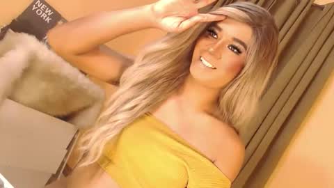 Snapshot of velvet_fux chatting on 9, 9, 2025 Richy will make you fall in love online show from 9, 9, 2025