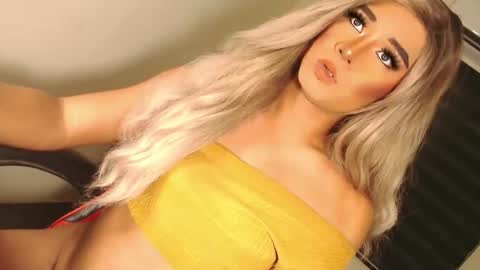Snapshot of velvet_fux chatting on 12, 10, 2025 Richy will make you fall in love online show from 12, 10, 2025