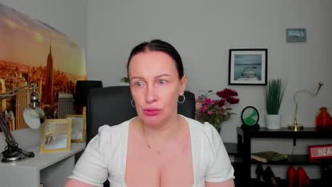 Snapshot of velvet_jasmine chatting on 11, 9, 2025 Jasmine online show from 11, 9, 2025