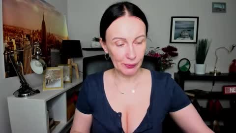 Snapshot of velvet_jasmine chatting on 17, 9, 2025 Jasmine online show from 17, 9, 2025