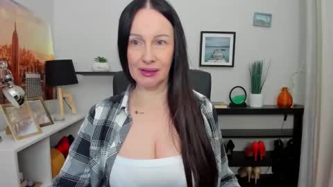 Snapshot of velvet_jasmine chatting on 10, 10, 2025 Jasmine online show from 10, 10, 2025