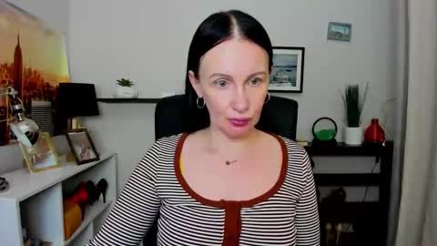 Snapshot of velvet_jasmine chatting on 14, 10, 2025 Jasmine online show from 14, 10, 2025