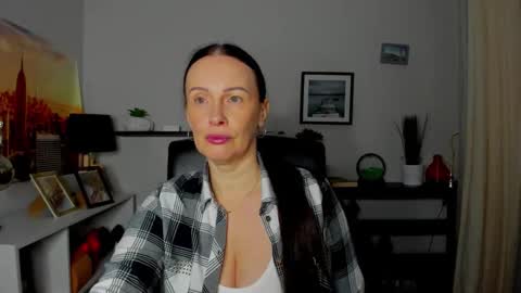 Snapshot of velvet_jasmine chatting on 21, 10, 2025 Jasmine online show from 21, 10, 2025