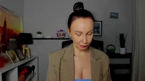 Snapshot of velvet_jasmine chatting on 23, 10, 2025 Jasmine online show from 23, 10, 2025