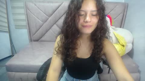 Snapshot of velvet_moon_v chatting on 13, 9, 2025 velvet_moon_v online show from 13, 9, 2025