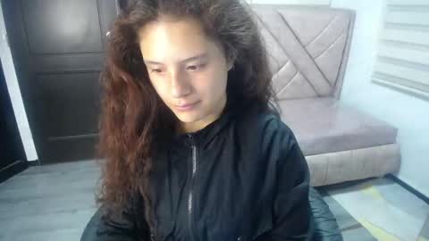 Snapshot of velvet_moon_v chatting on 8, 10, 2025 velvet_moon_v online show from 8, 10, 2025