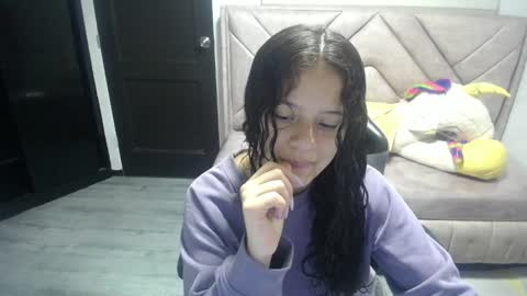 Snapshot of velvet_moon_v chatting on 16, 10, 2025 velvet_moon_v online show from 16, 10, 2025