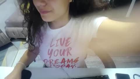 Snapshot of velvet_moon_v chatting on 18, 10, 2025 velvet_moon_v online show from 18, 10, 2025