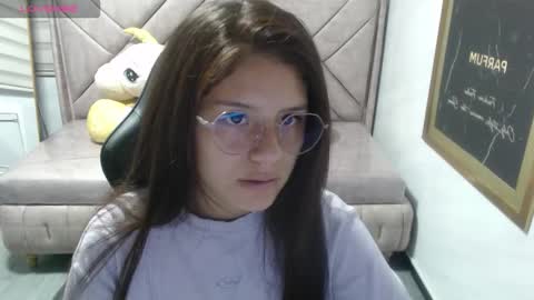 Snapshot of velvet_moon_v chatting on 3, 12, 2025 velvet_moon_v online show from 3, 12, 2025