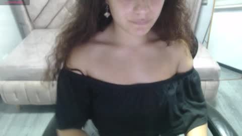 velvet_moon_v online show from 5, 3, 2026