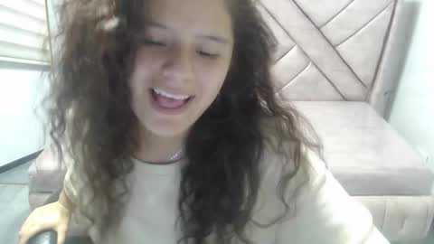 velvet_moon_v online show from 17, 3, 2026