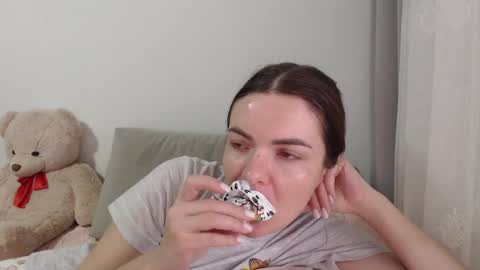 Snapshot of velvetmoon123 chatting on 14, 12, 2025 velvetmoon123 online show from 14, 12, 2025