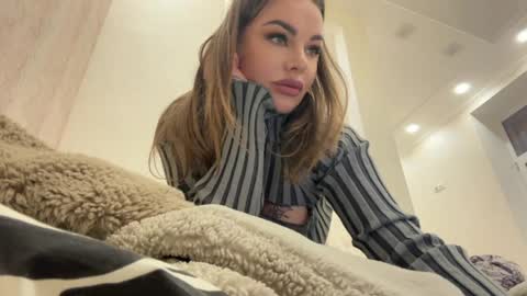 Snapshot of velvetqueen99 chatting on 13, 4, 2026 velvetqueen99 online show from 13, 4, 2026