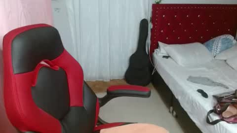 Snapshot of venecasexy44 chatting on 5, 11, 2025 venecasexy44 online show from 5, 11, 2025