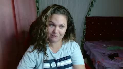 Snapshot of venecasexy44 chatting on 19, 11, 2025 venecasexy44 online show from 19, 11, 2025