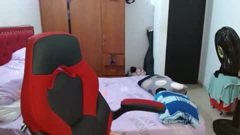 Snapshot of venecasexy44 chatting on 27, 11, 2025 venecasexy44 online show from 27, 11, 2025