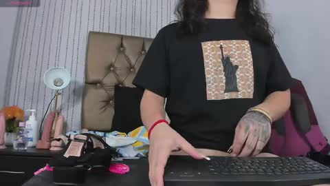 Snapshot of veneno_hot chatting on 15, 2, 2025 veneno hot online show from 15, 2, 2025